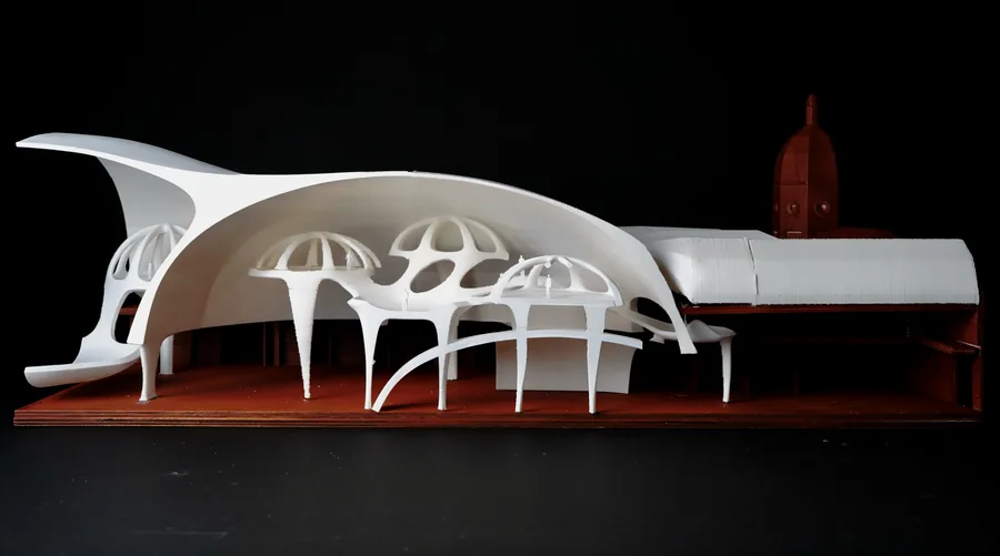 1/100 sectional model depicting the relation between the platforms